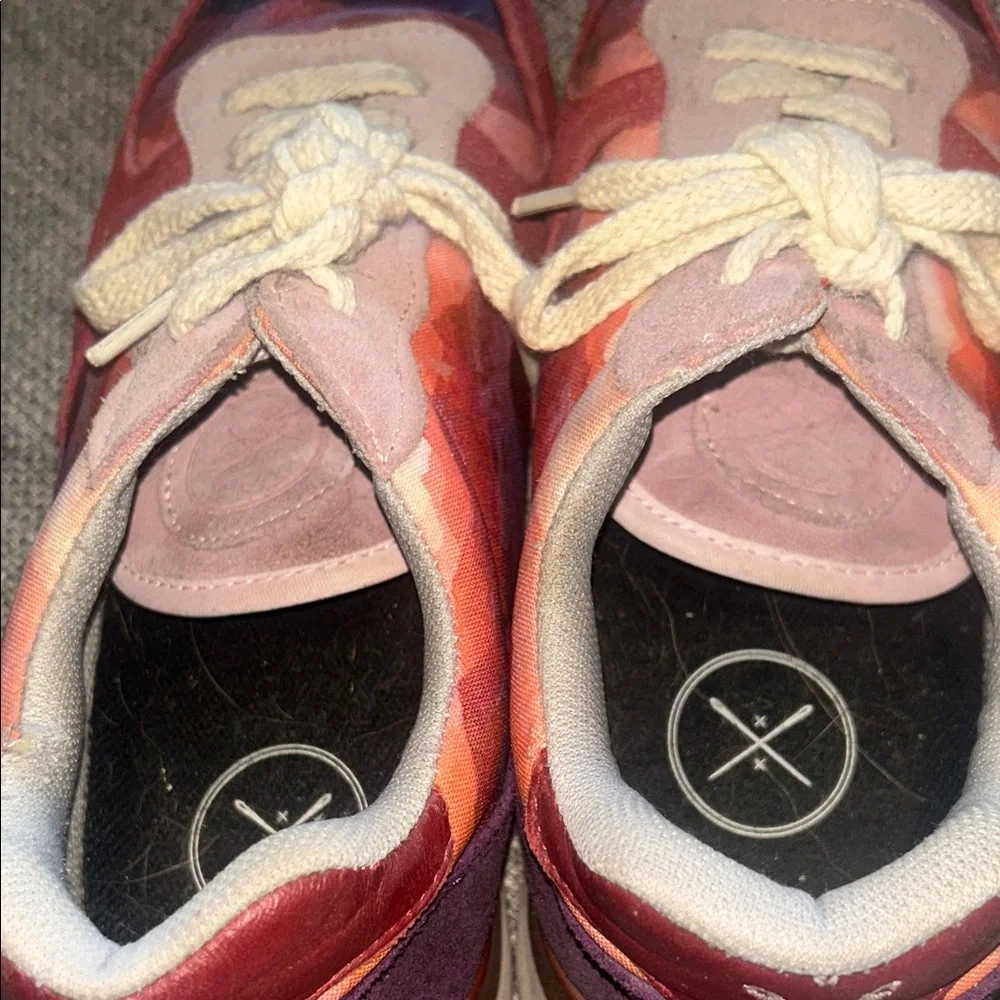 Women's Multicolor Athletic Sneakers - Pink/Red